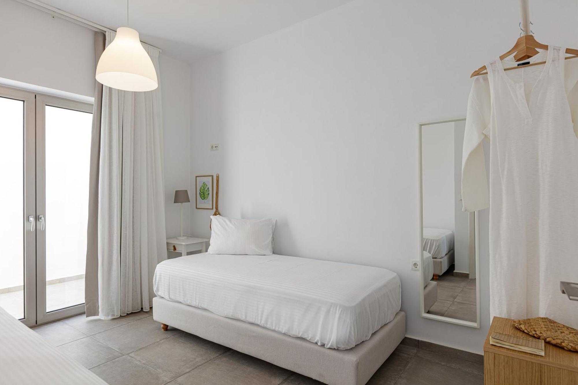 Aelia Seascape Apartments بلاكاس الغرفة الصورة