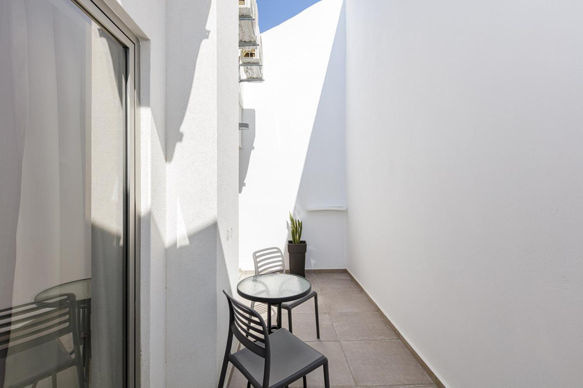 Aelia Seascape Apartments بلاكاس الغرفة الصورة