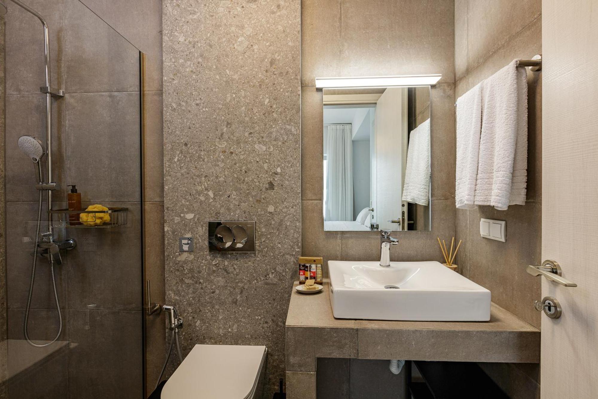 Aelia Seascape Apartments بلاكاس الغرفة الصورة